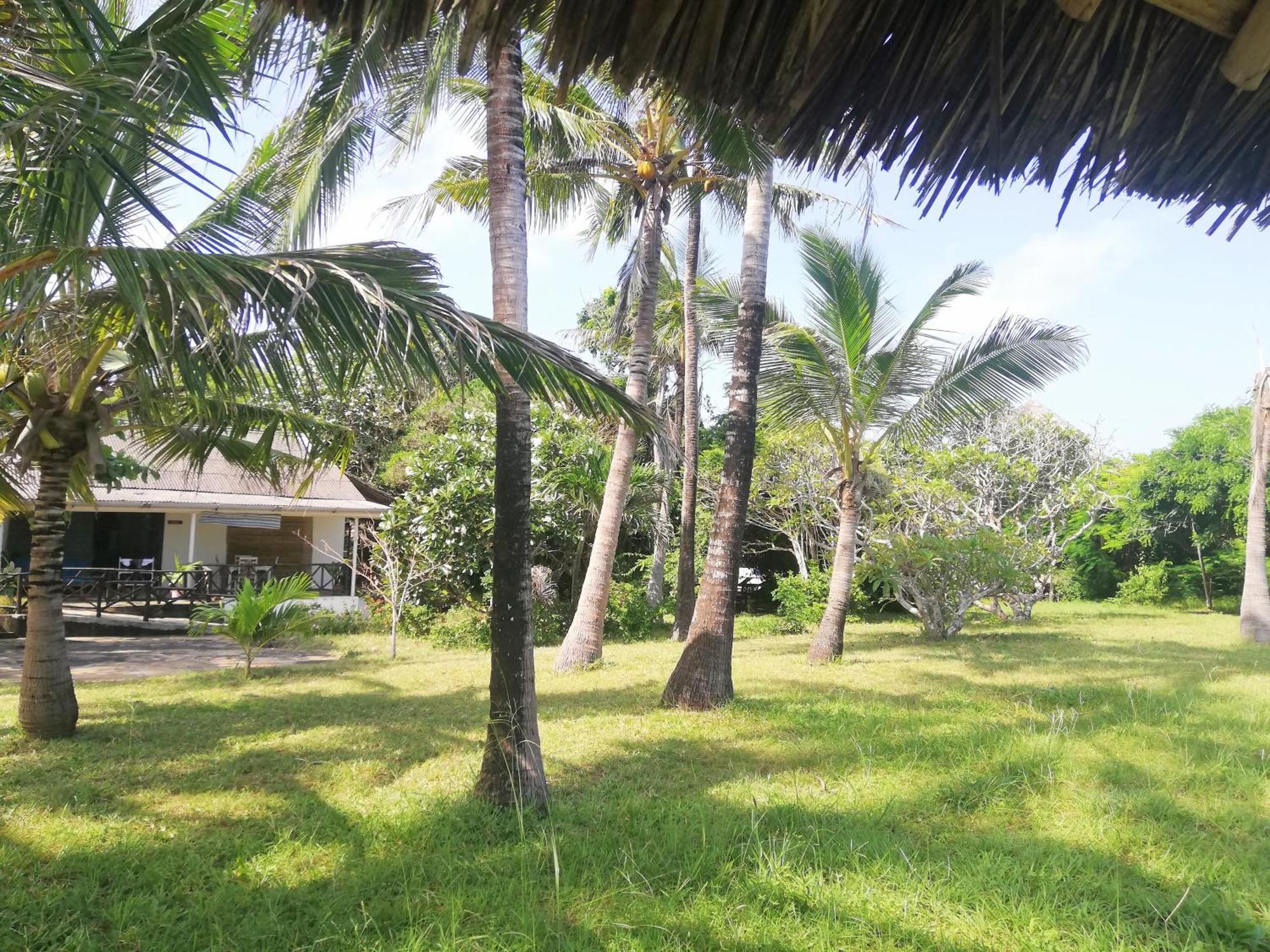 Watamu Beach Cottages Bagian luar foto