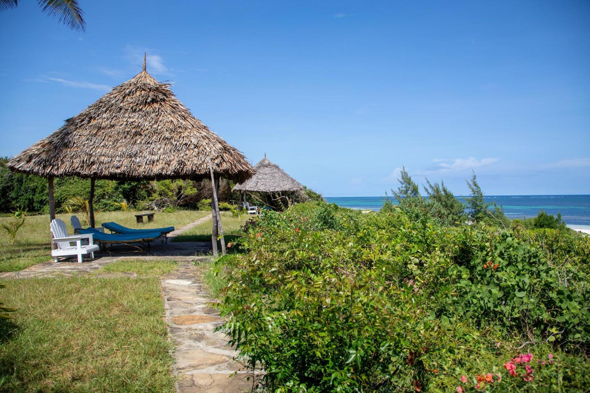 Watamu Beach Cottages Bagian luar foto