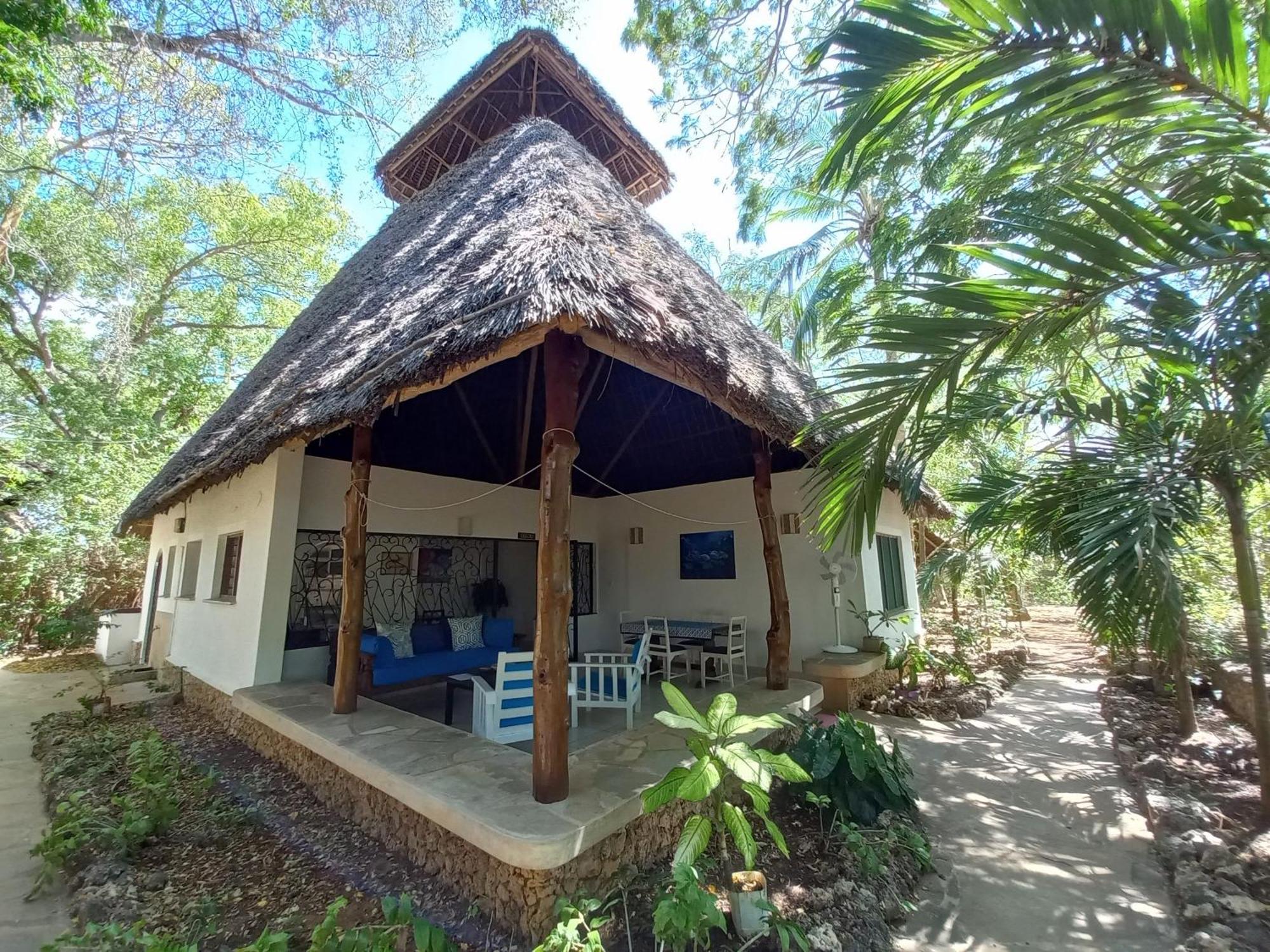 Watamu Beach Cottages Bagian luar foto